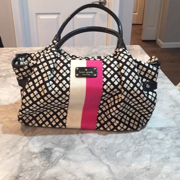 kate spade Handbags - FINAL MARKDOWN GREAT PRICE